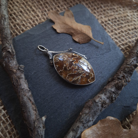 Immortal Oak Leaves Pendant