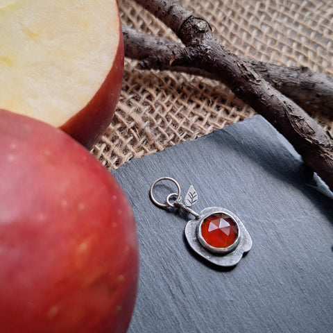 Apple Pendant: Faceted